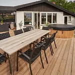 Cozy House With Sea View In *