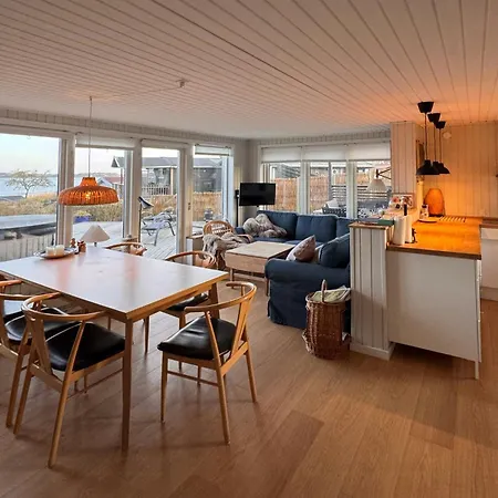 Cozy House With Sea View In Gråsten