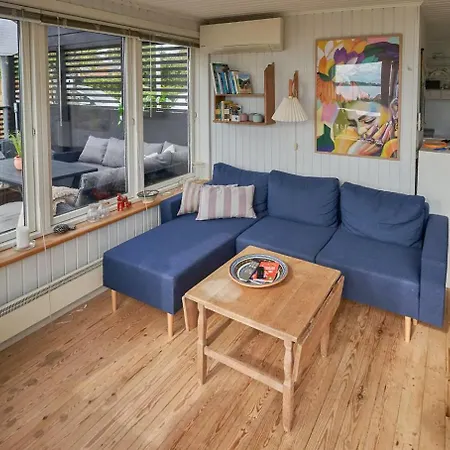 Cozy House With Sea View In Gråsten