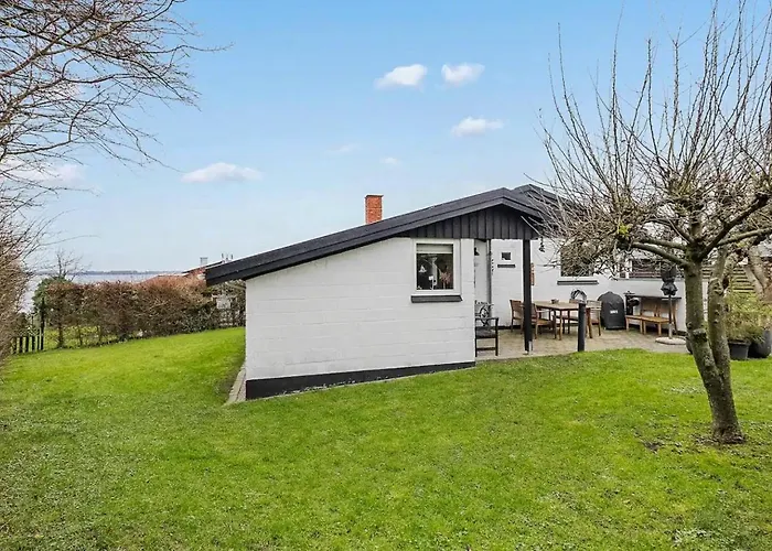 펜션 Cozy House With Sea View In
